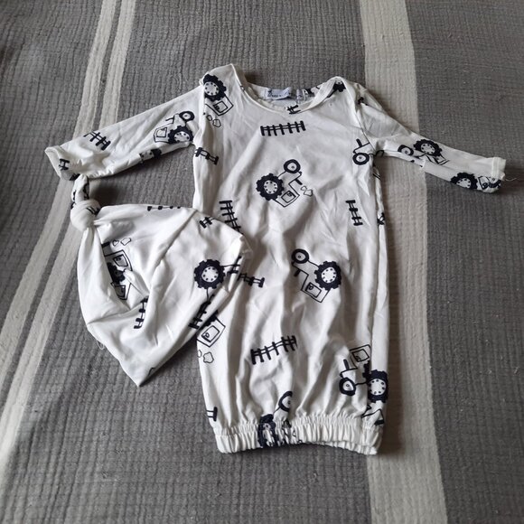 Baby Knotted Sleeper Gown & Hat Set NWOT! - Tractor Farm, Black/White (0-3 mths) - Picture 15 of 15